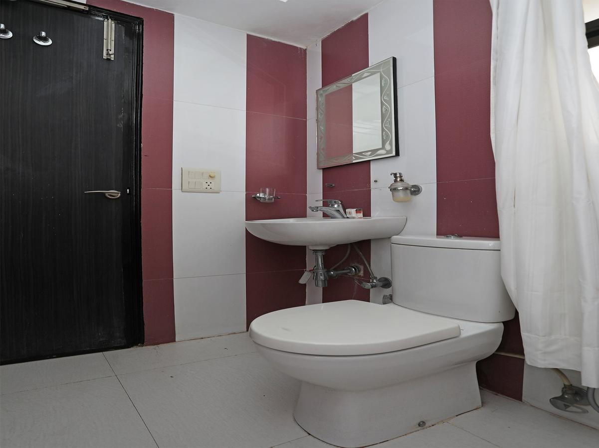 Hotel Balsons Continental Нью-Дели Экстерьер фото